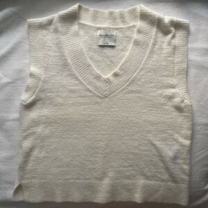 Abercrombie & Fitch Soft Cream V-Neck Sweater